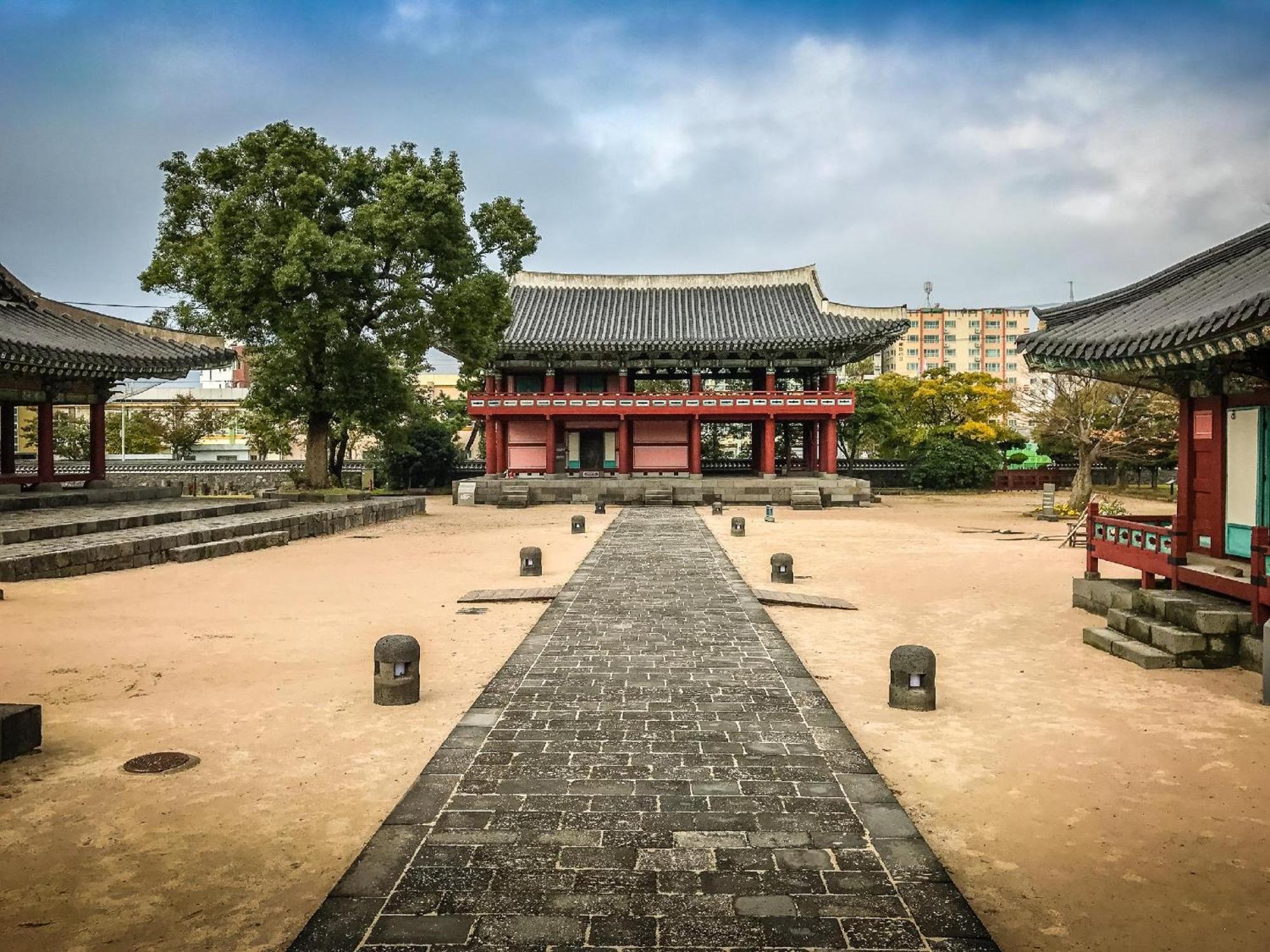 스타즈 호텔 제주 로베로 외부 사진